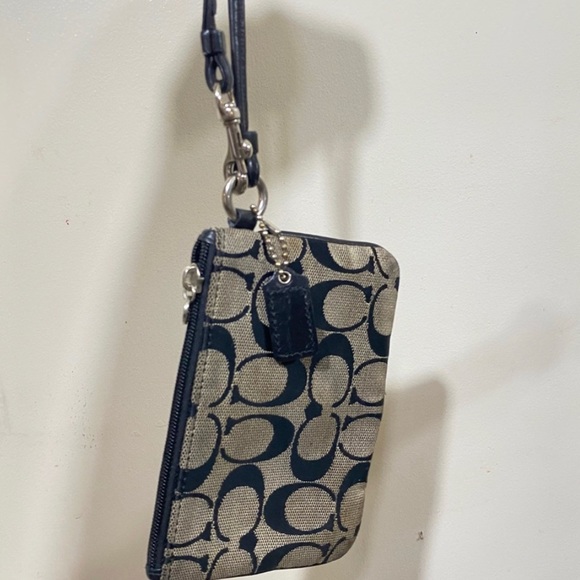 Coach Handbags - Coach wristlet